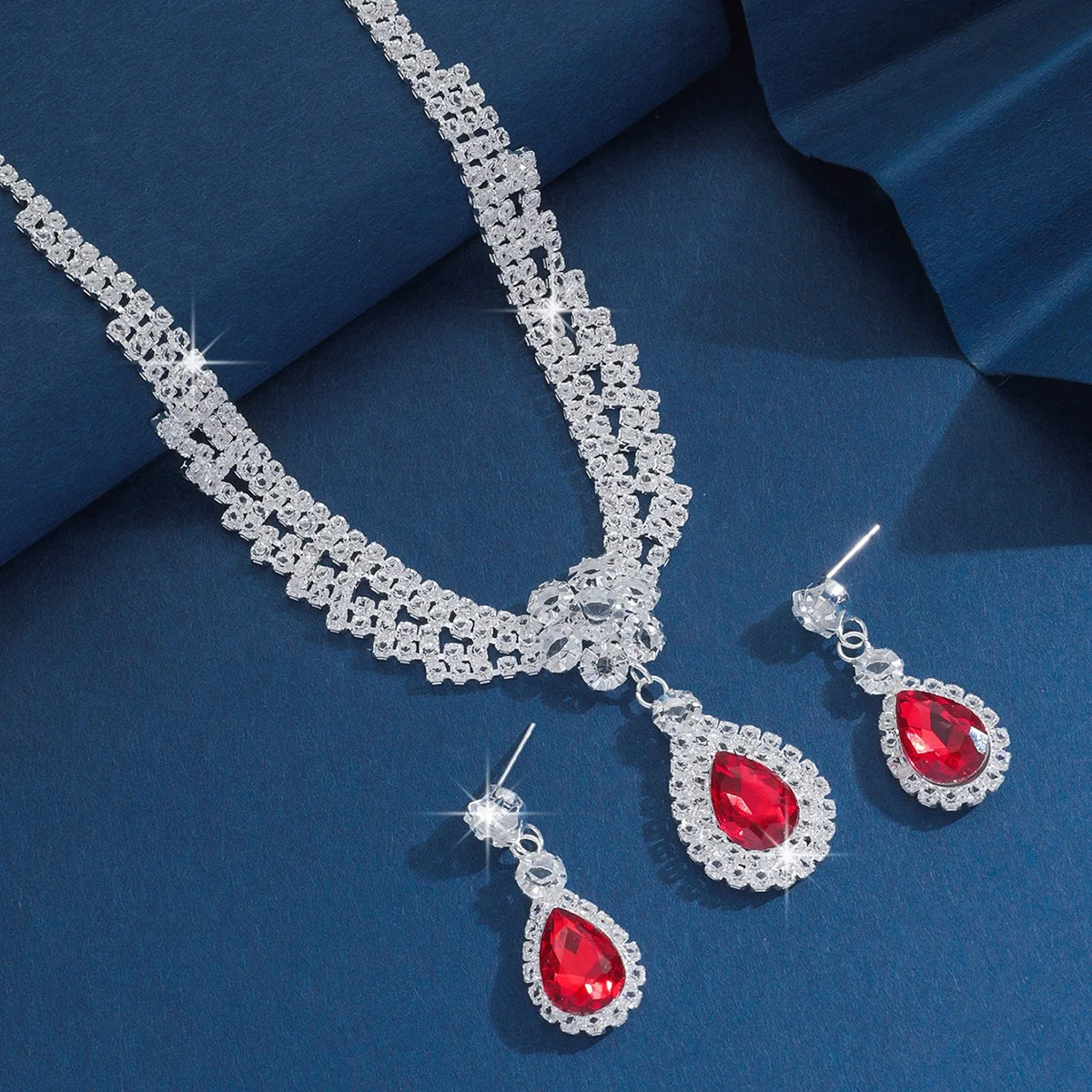 

2025 Summer New Women's Fashion 2PCS Claw Chain Temperament Water Drop Necklace Earrings Jewelry Set Bridal Gift