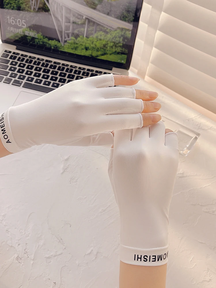 Korean version of exposed finger golf gloves for women's hands, breathable and wear-resistant, non slip PU gloves for hands