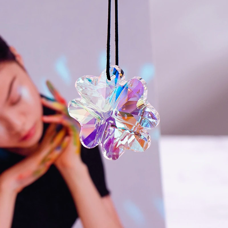 Crystal Hanging Four Leaf Clover Suncatcher Lucky Fengshui Crystal Prism Rainbow Maker Car Pendant Chandelier Parts Garden Decor