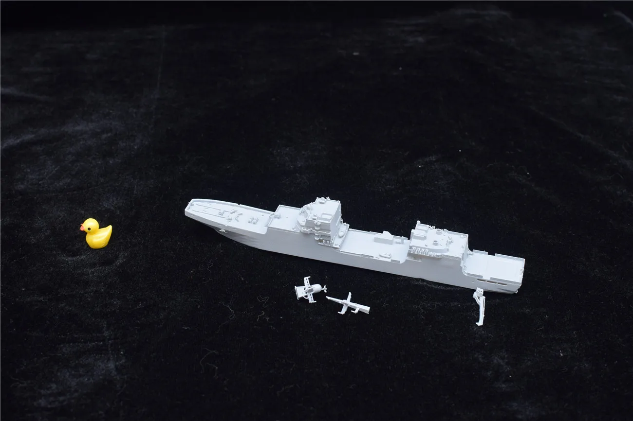 1/700 Russia 11711 Ivan Glenn Amphibious Landing Ship Resin Printed White Mold Toy Model Homemade Toy 3D Ship Model White