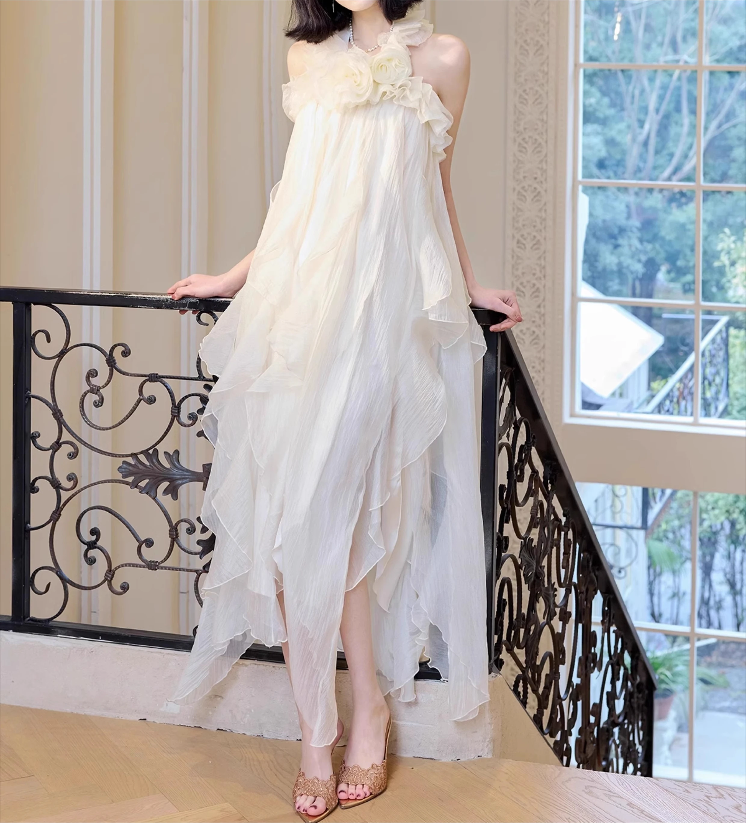 ベージュホルターエレガントドレス女性夏のホリデーパーティー背中の開いた Vestidos ボディコンイブニングパーティー休暇服女性