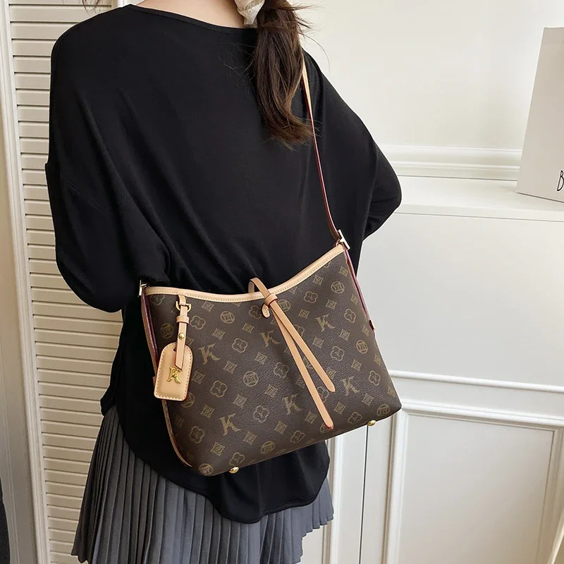 

Elegant Ladies Messenger Bag Leather Crossbody Style Women's Handbag Classic And Popular Design By Luxury Brand Famous