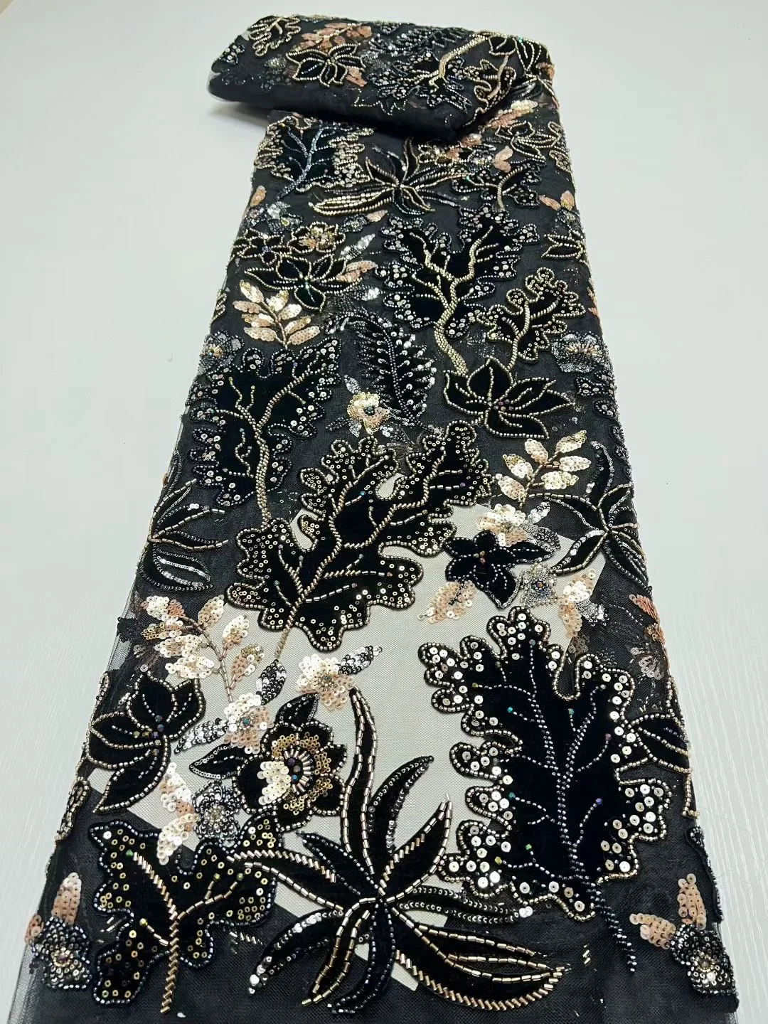 African Luxury Sequins Velvet Nigerian Wedding Lace Fabrics 2025 High Quality Beads Lace French Lace Fabric For Dress