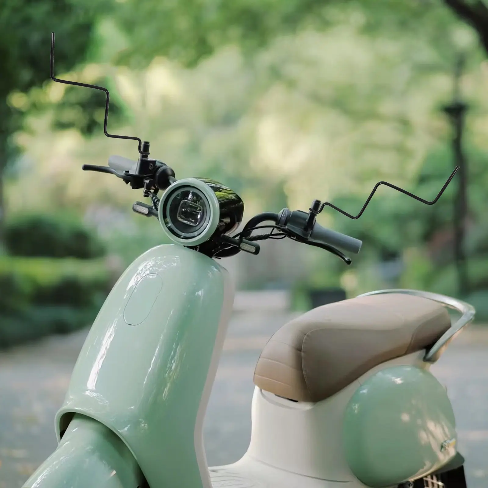 

Комплект из 2 кронштейнов для крепления ветрового стекла мотоцикла, устойчивые к коррозии стальные рамы для крепления на руль скутера, для защиты от дождя и солнца