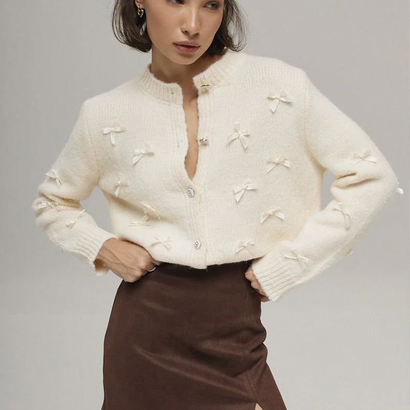 سترة قصيرة محبوكة كلاسيكية بعقدة على شكل فيونكة سترة نسائية أساسية للخريف برقبة دائرية ملابس خروج واحدة الصدر سترة 2025