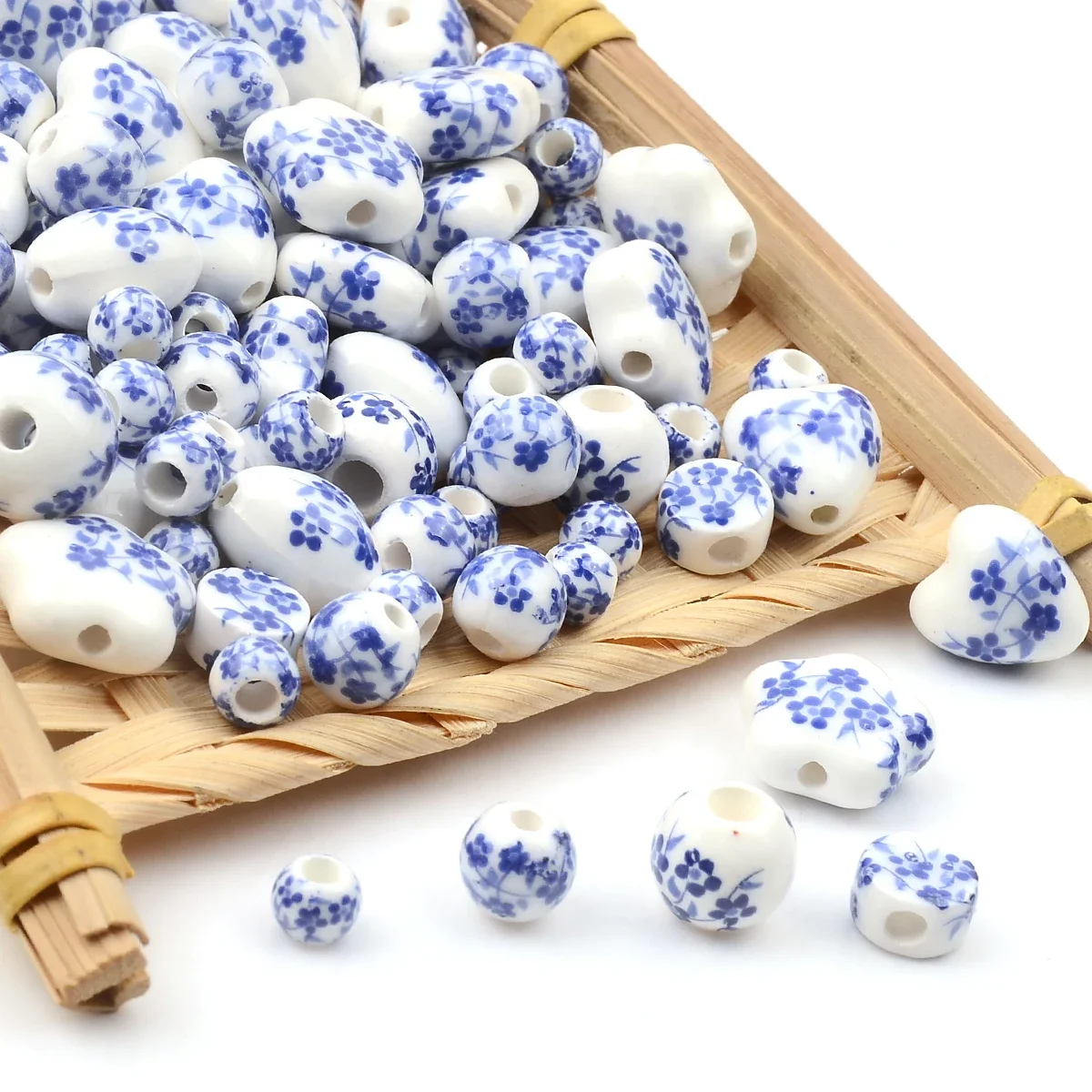50pcs Random shape Chinese Style Blue White Flower Ceramic Spacer Beads For DIY Handmade Jewelry Decor