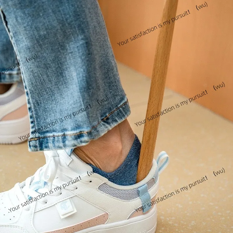 Elegant Beech Shoe Cue | Magnetic Base | Long-Handled Remover | For Home & Professional Use.