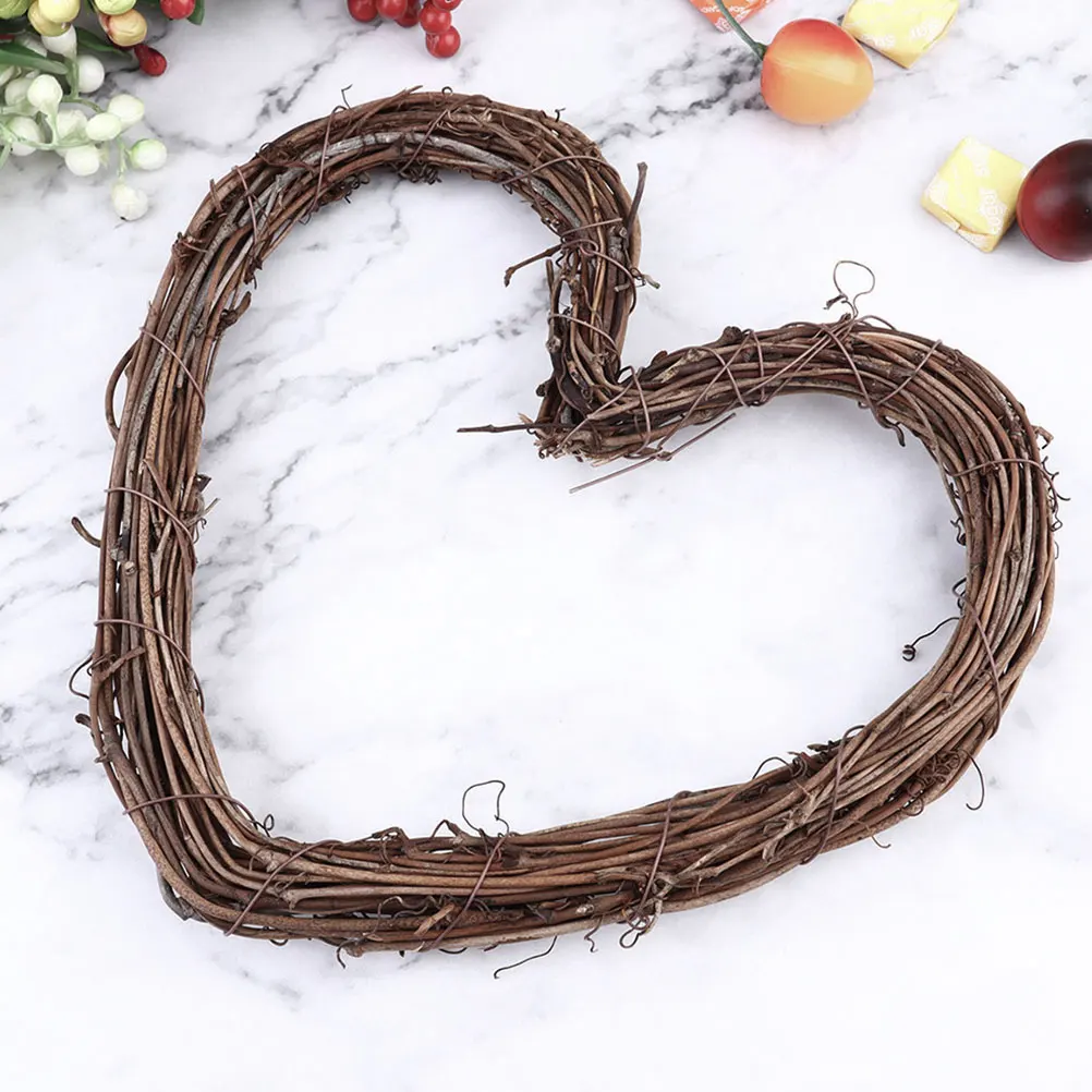 

4Pcs Heart Shaped Rattan Wreath Natural Design Hanging Door Wall Decoration DIY Craft Garland Frame Wreath DIY Rattan