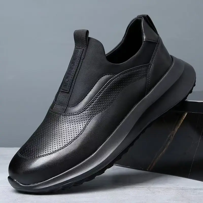 2025 New Black Series Casual Shoes for Men's Low Top Comfortable Soft Running and Sports Shoes Zapatillas deportivas