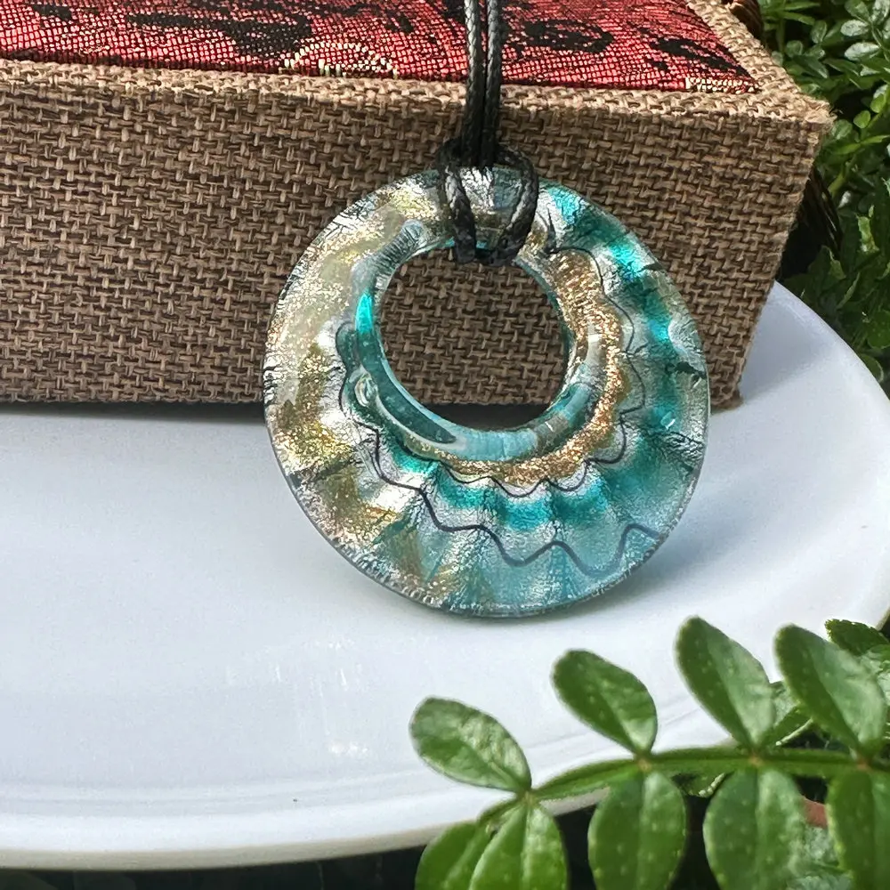 Fashion round Gold Sand Glass Necklace Pendant 1pcs Clothing Accessory Versatile Jewelry