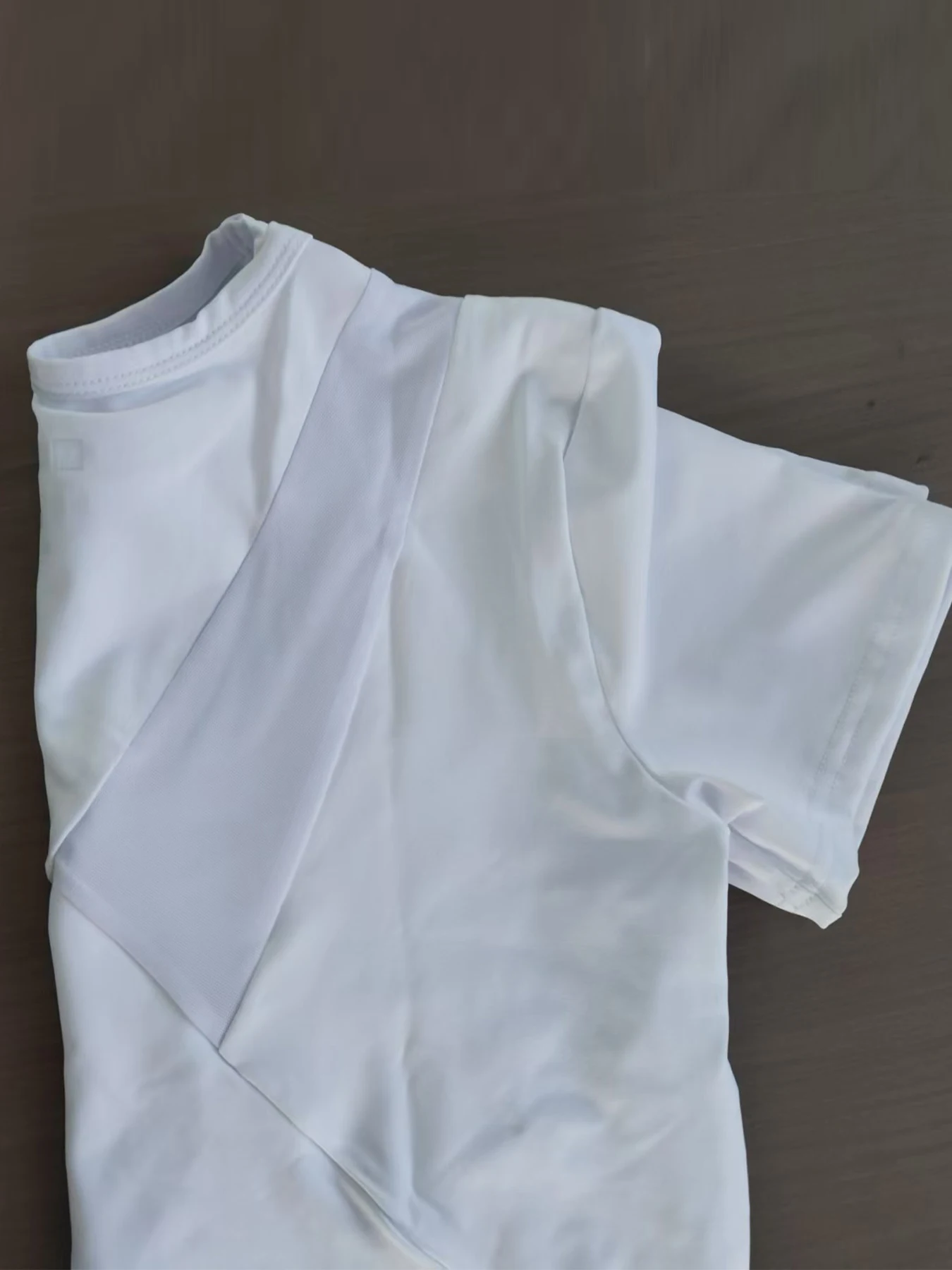 Yoga-Outfit Damen Sommer Sport-T-Shirt Locker Atmungsaktiv Schnelltrocknendes Oberteil mit Netzrücken für Training und Fitness Kurzarm – Detail 12
