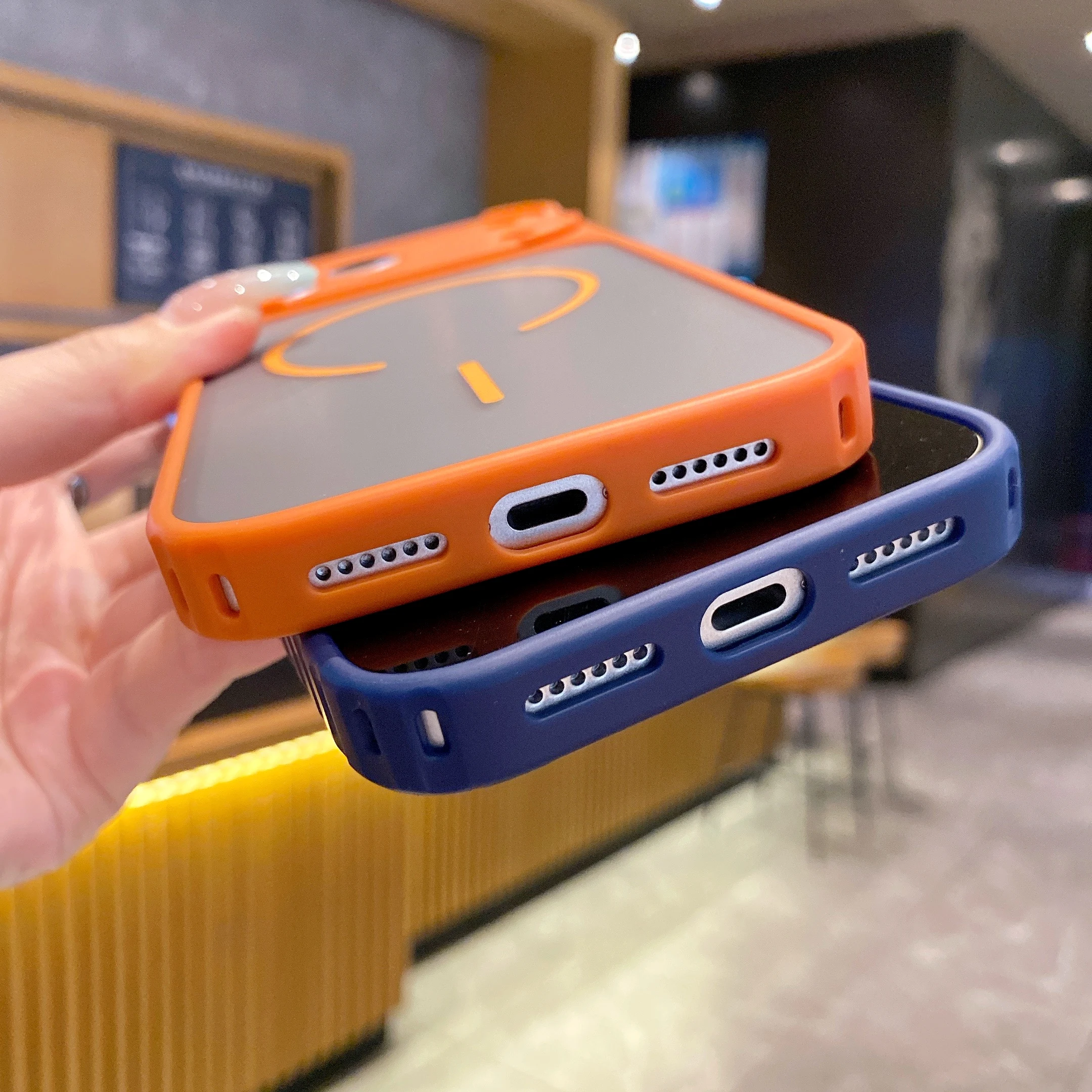 シンプルなフロストクリア磁気ケース iPhone Air 1 - Matte Frosted Case のレビューと価格