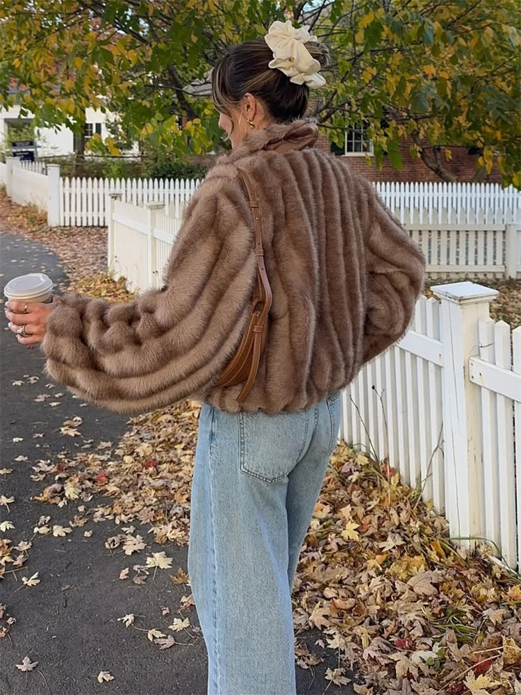 معطف سترة من الفرو الصناعي الفاخر من Tossy للنساء مع طية صدر السترة وسحاب متباين وأكمام طويلة معطف عالي الخصر ملابس خارجية من الفرو الصناعي للسيدات #5