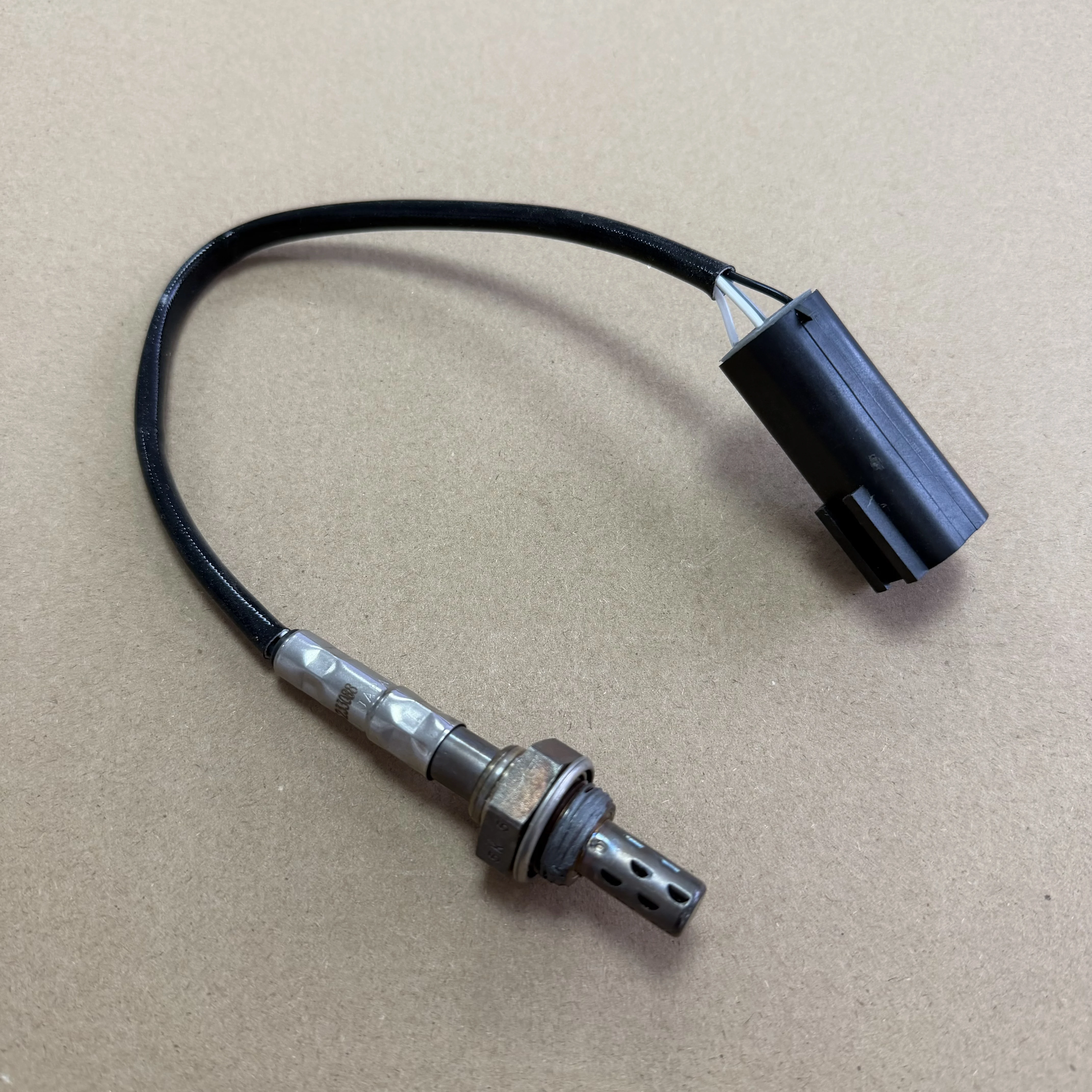 Qualité garantie pour les sondes lambda / capteurs d'oxygène O2 CHRYSLER / DODGE / PLYMOUTH 4605654 / 5233088 / Airtex # 5S3185