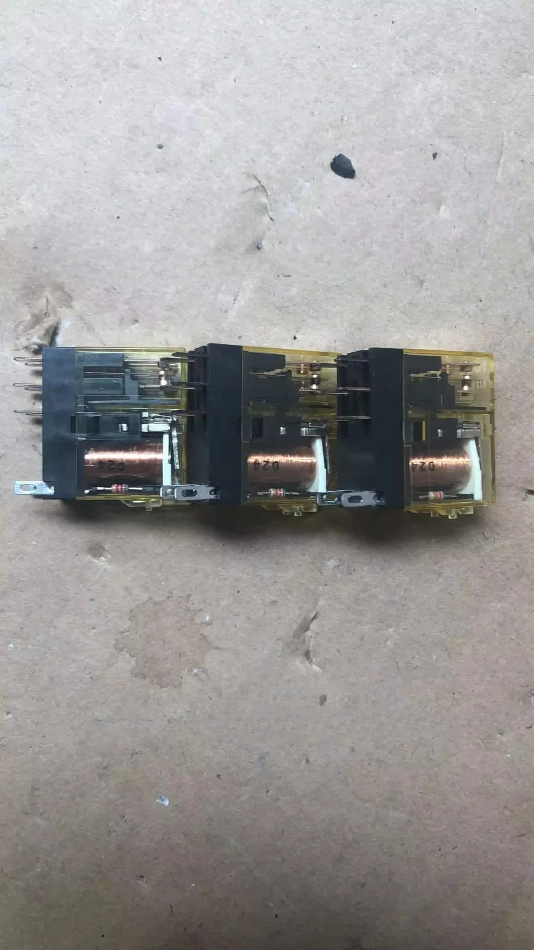 Genuine original spot relay RJ2S-CL-D24 DC24V 2 open 2 closed 8 feet 8A