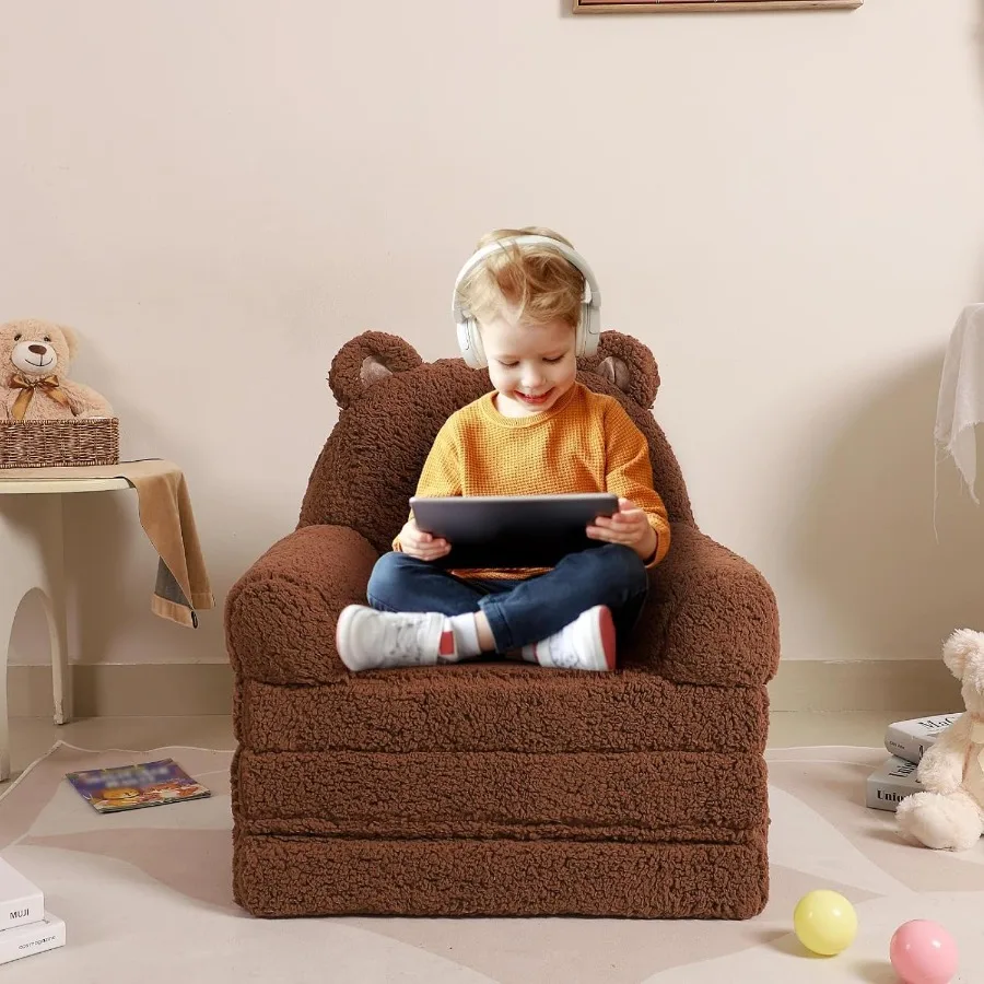 Divano pieghevole per con design Sherpa Teddy Bear con cuscini in schiuma TriFolding, comfort ideale per i più piccoli dai 36 anni in Playro