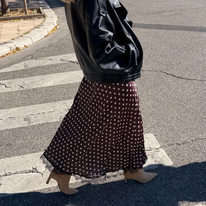 Damen Polka Dot Seidensatin Halbschlupf Lange Röcke Spitzenbesatz Maxirock Vintage Eleganter seidiger fließender A-Linien-Midirock