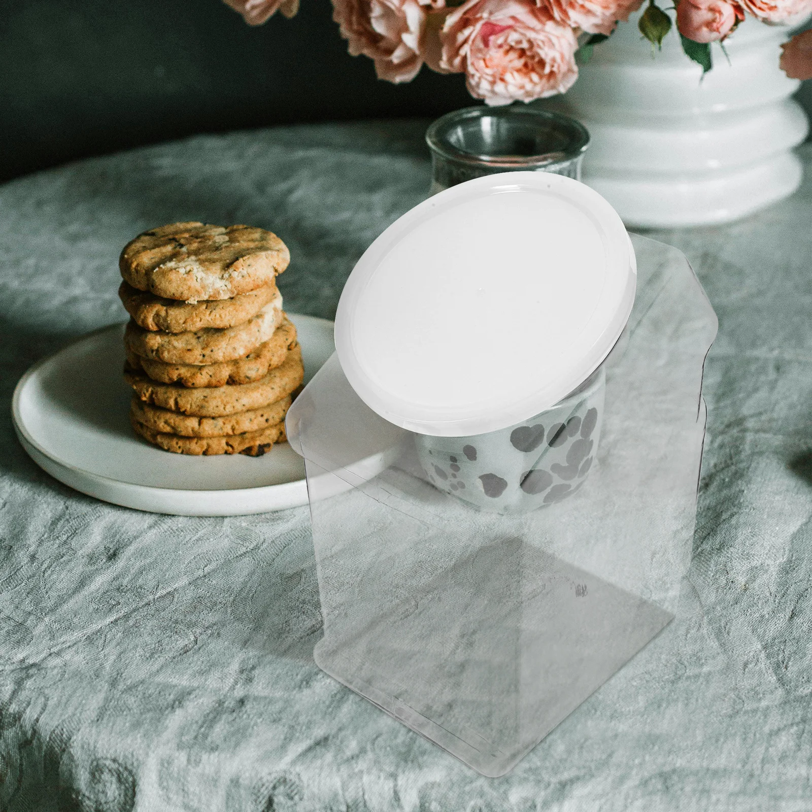 

Clear Reusable Plastic Sealed Candy Jar Slanted Mouth Lid Classroom Cookie Storage Coffee Canisters Sugar Container 2400ml