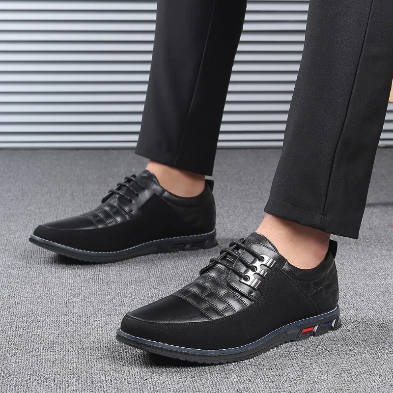 Nuevos zapatos de otoño e invierno para hombre, zapatos de cuero de negocios negros de moda de estilo coreano informal, zapatos de cuero con cordones