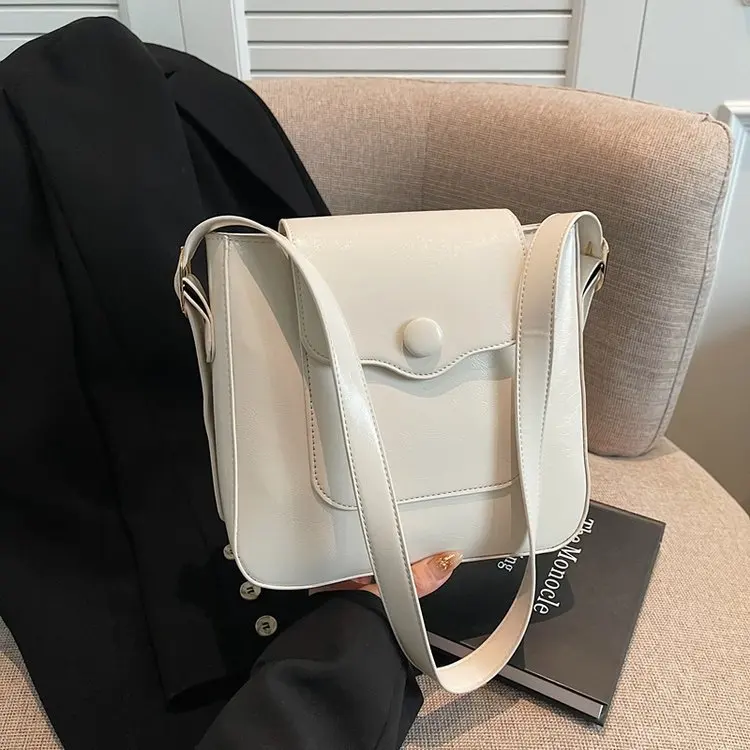 

2025 Spring New Foreign Trade Soft Leather Handbag - Large-capacity Cross-border Live Broadcast Shoulder Messenger Bag