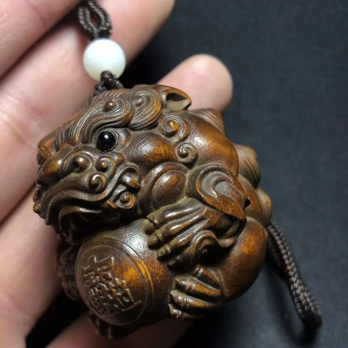 Japanese boxwood hand carved vivid lion Figure statue netsuke collectable gift