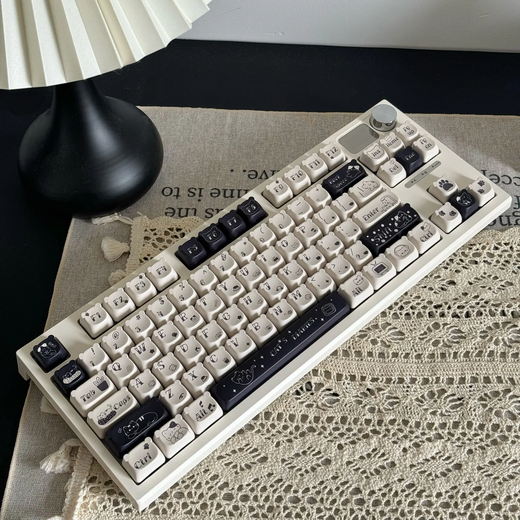 Imagem -04 - Cat Diary Keycap Grupo Material Pbt Cinco Lados Sublimação de Calor Urso Branco Iso Ansi Layout de Alice Barra de Espaço 7u
