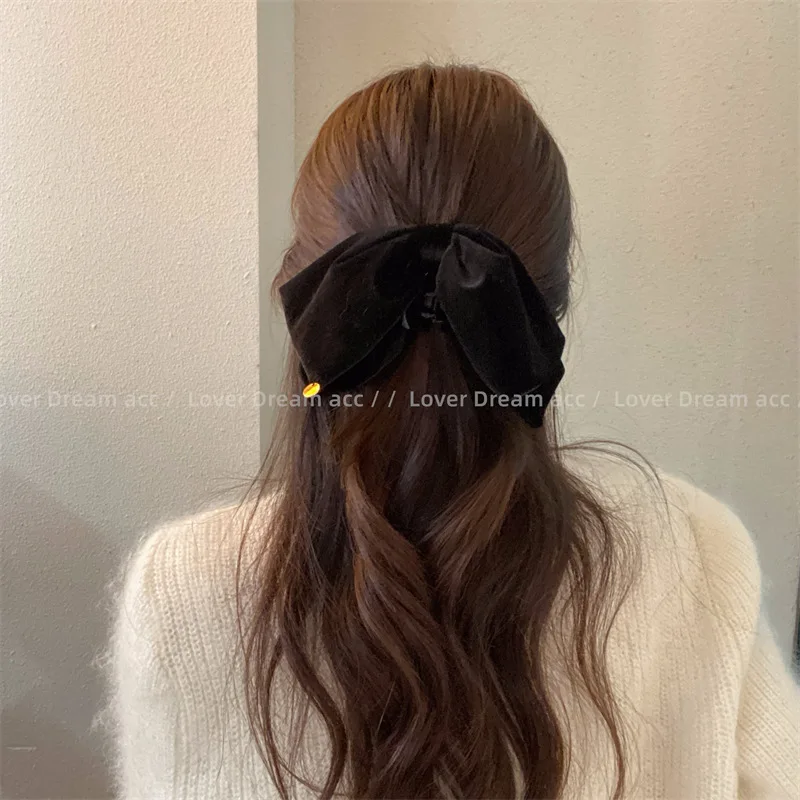 Korean Autumn and Winter New Gold Logo Velvet Bow Shark Clip Barrettes Retro Premium Grip Hair Clip Hair Accessories