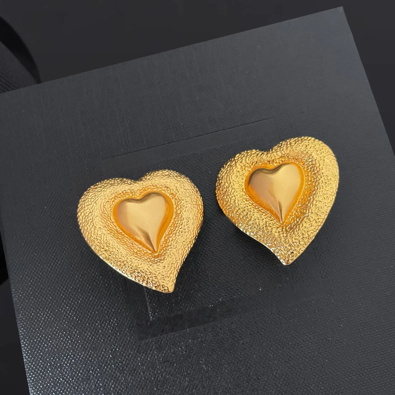 New Jewelry & Accessories Vintage Style High-Quality Loving Heart Three-Dimensional Embossed Earrings For Women's Gifts