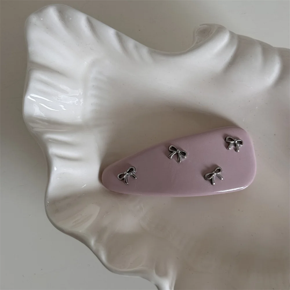 1 Stück Koreanischer Stil Süße Mädchenhaarspange aus Silber mit kleiner Schleife, Leder-Haarspange, Süße Baby-Haarspange, BB-Clip, Haarspange für seitliche Ponyfransen – Detail 4