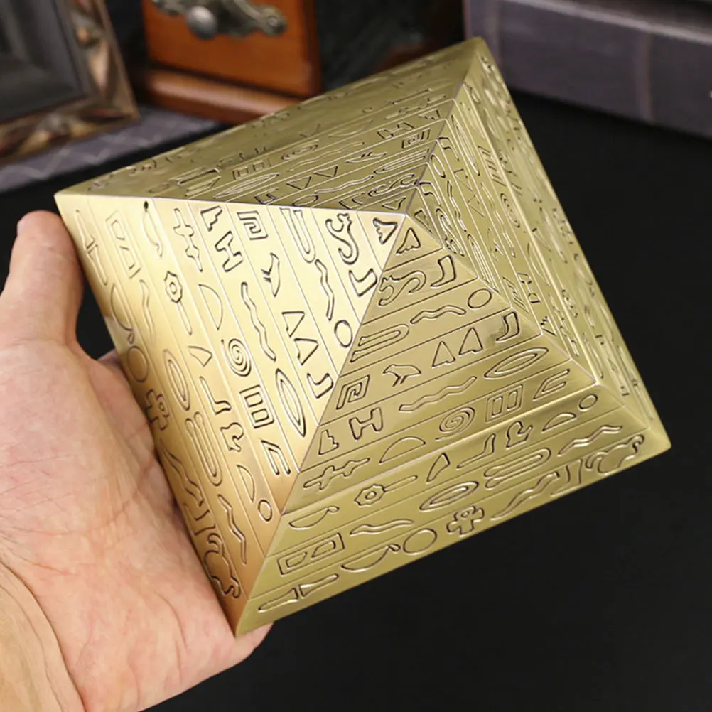 

Metal Pyramid Ashtray Windproof Retro European Style Home Office Decorative Statue Easy Clean Lid Anti Ash Scatter