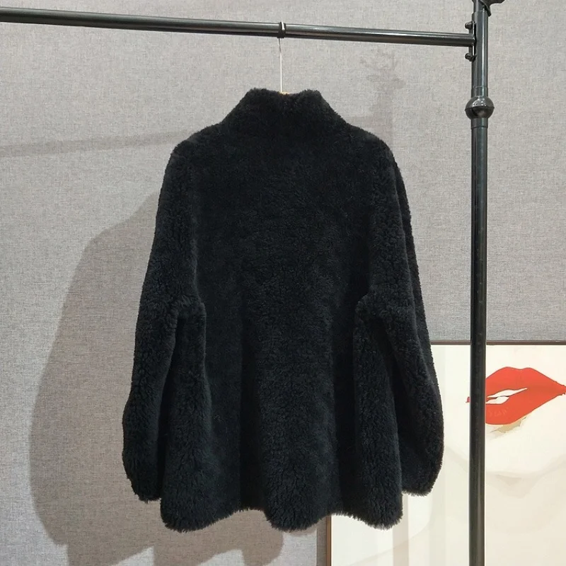 Cappotto in shearling di pura lana con colletto rialzato e bottoni in corno, abbigliamento invernale casual di media lunghezza JT545