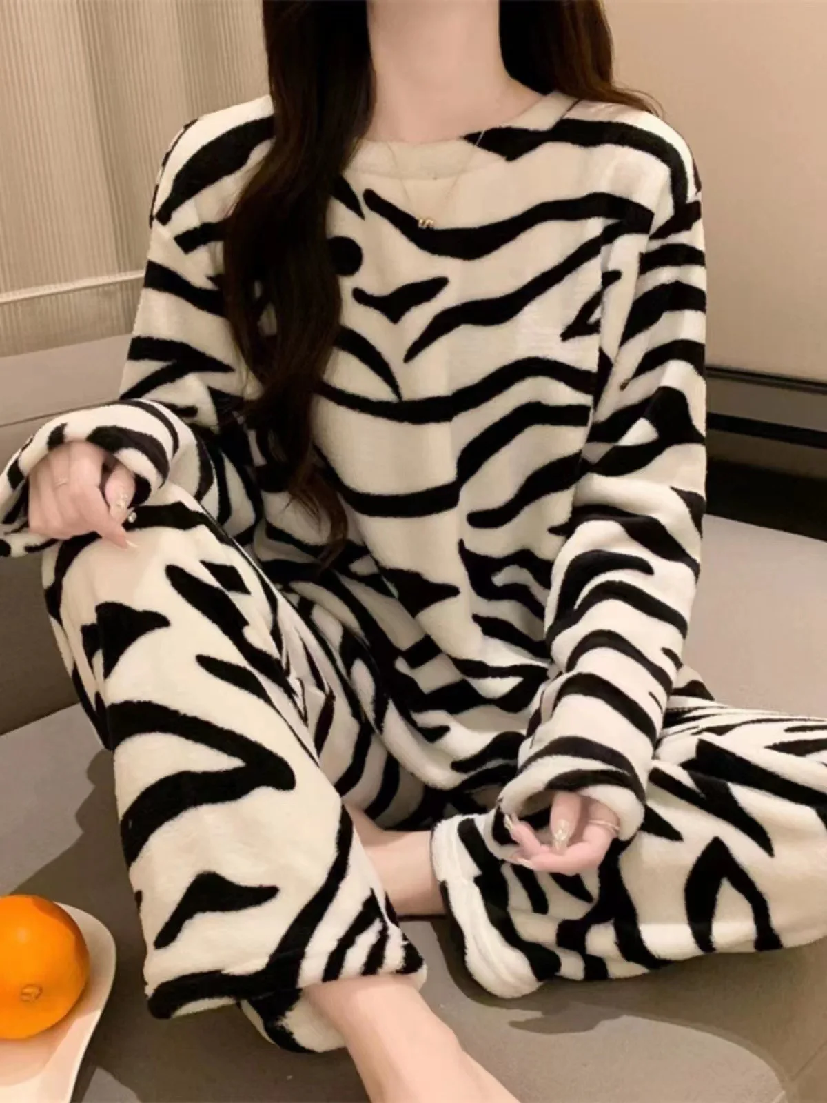 Autumn and Winter New Women\'s Zebra Pajamas Homewear Set Girls Students Coral Velvet Padded Thickened Warm Pajamas Homewear Set