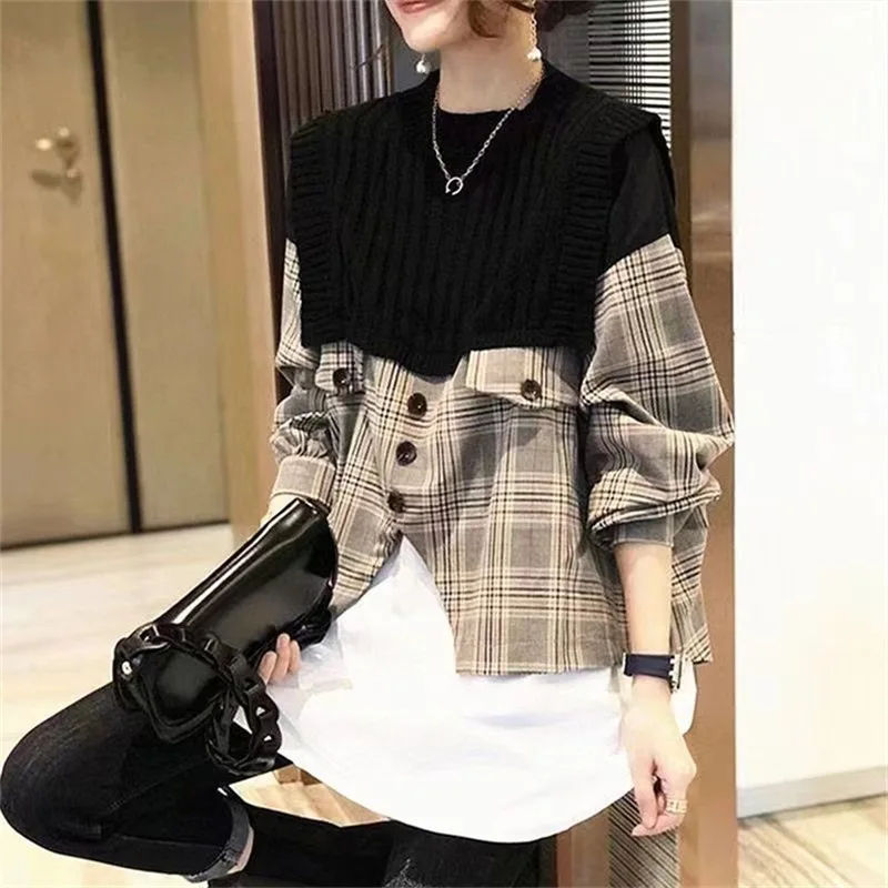 [EWQ] Contrast Colors Fake 2 Piece Plaid Shirts Spliced Knit Sweater Fashion Women Long Sleeve Pullover Tops 2024 Autumn 16O1907