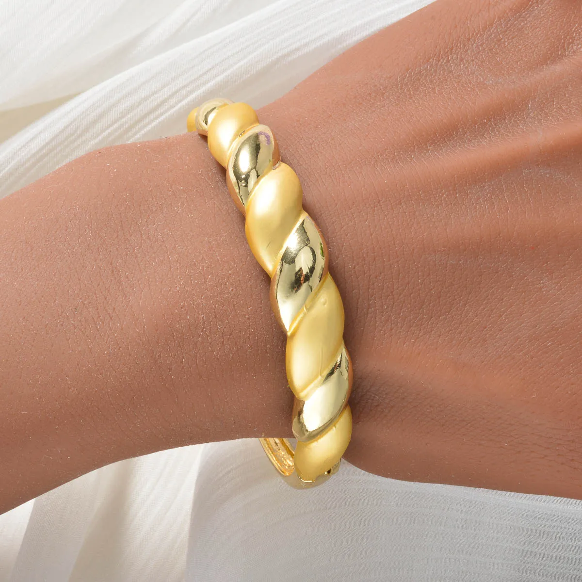 Dubai Beautiful 4PC Set Necklace Bracelet Earrings Ring Bridal Wedding Daily Wear Women Jewelry Accessories Gifts