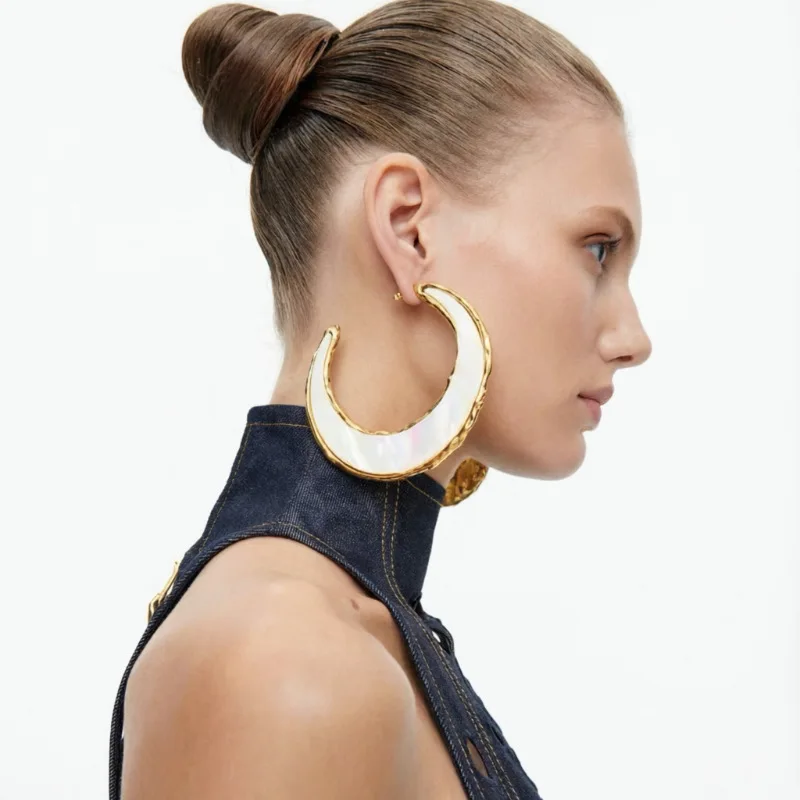 White Moon C-Shaped Post Stud Earring Women Girls Gifts Fashion Jewelry Accessories Hot Sale Party Gift 2026 New Style