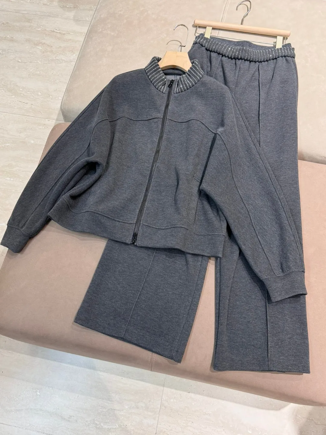 

New Vertical Collar Heavy Industry Beaded Zipper Sweatshirt Jacket Drawstring Casual Pants Set