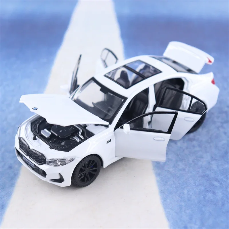 1:32 BMW 320I Alloy Car Model Diecast Metal Toy Vehicles Model Simulation Sound and Light Collection Boy Kid Toy Gift F597