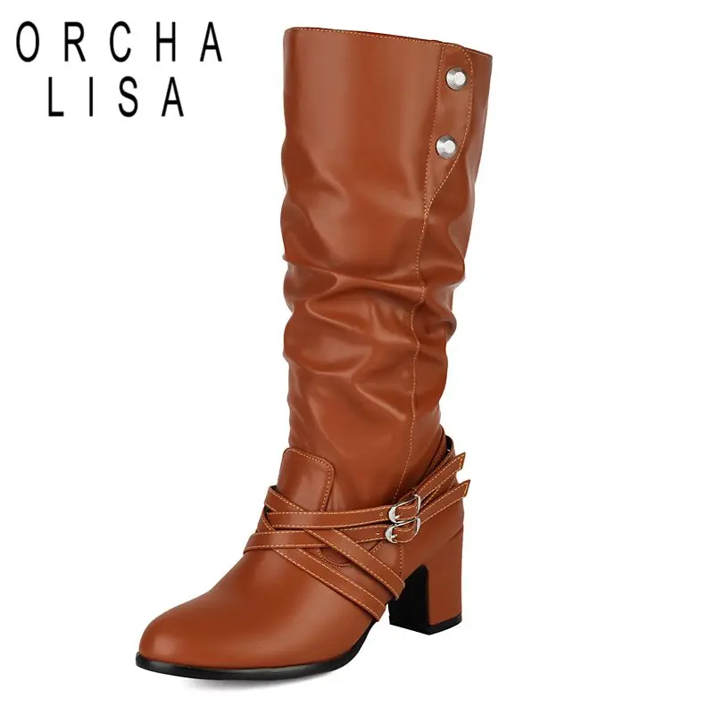 

ORCHA LISA Винтажные женские сапоги до середины икры с круглым носком на блочном каблуке 6 см, с заклепками, металлическое украшение, большие размеры 41 42 43 Dating Bota