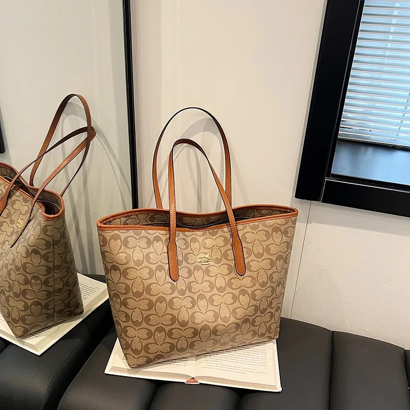 

2025 New Creative Individual Handbag - European and American Style Fashionable Light Luxury Crossbody Bag