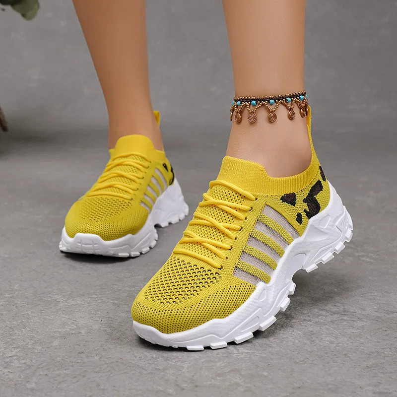 أحذية كاجوال شبكية صيفية قابلة للتنفس سهلة الارتداء أحذية رياضية خفيفة الوزن للنساء بأربطة أحذية مشي مريحة على الموضة #1