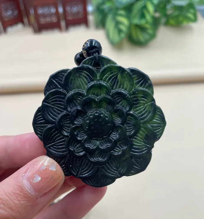 Black Green Jade Lotus Pendant Necklace Charms Fashion Talismans Natural Jewelry Amulets Carved Pendants Vintage Man Necklaces
