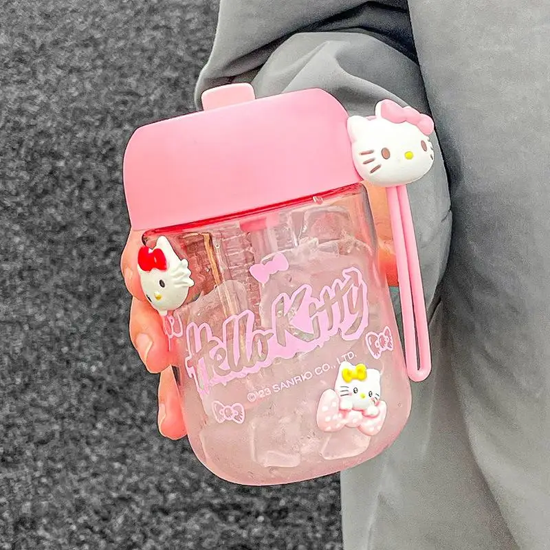 Sanurgente-Gobelet à eau portable avec paille, tasse en plastique, dessin animé mignon, degré de chaleur, goutte d'eau, Hello Kitty, Kawaii, Cinnamoroll Kuromi