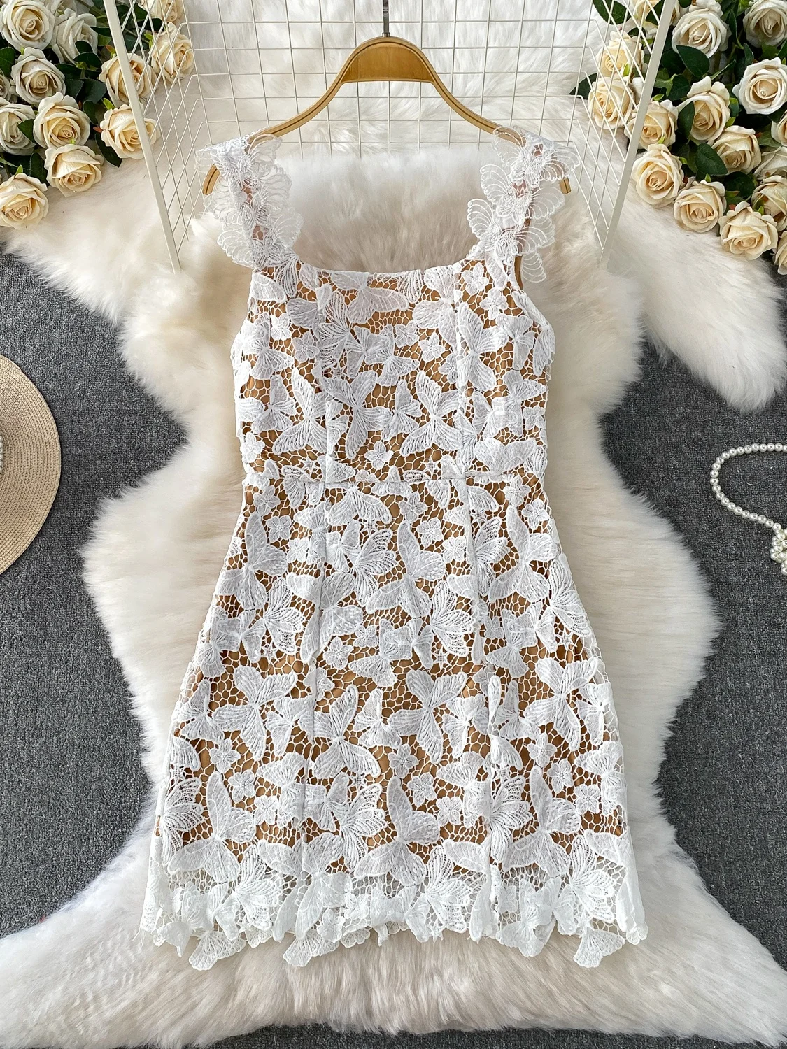 فستان أنيق مثير بحزام من الدانتيل على شكل فراشة للنساء صيفي قصير الخصر فستان للتنقل على الطراز الكوري بخصر عالٍ غير مرن