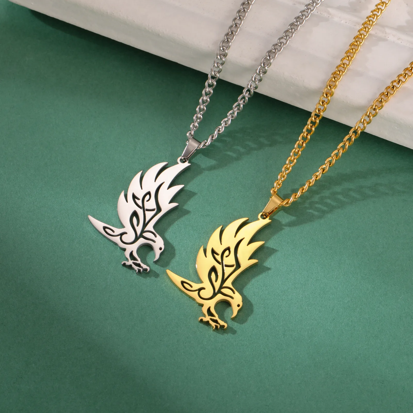 New trendy stainless steel cartoonish cute crow pendant necklace - versatile and stylish bird collar chain accessory for the nec