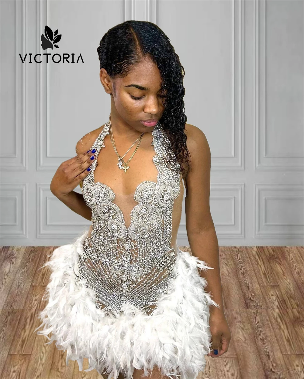 

Sexy Silvery Crystal Beading Birthday Dresses Luxury 2025 Prom Gowns Feathers Halter Celebration Dress Black Girls Customized