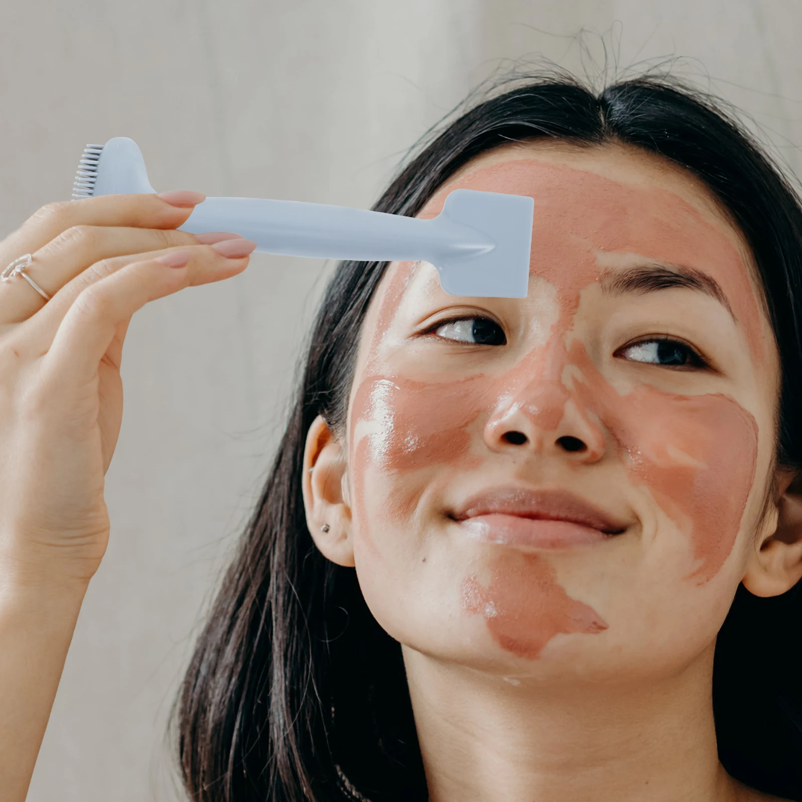 

2 in 1 Silicone Facial Mask Brush Dual Head Applicator for Face and Mud Masks Soft Scrubber for Gentle Cleansing Travel Friendly