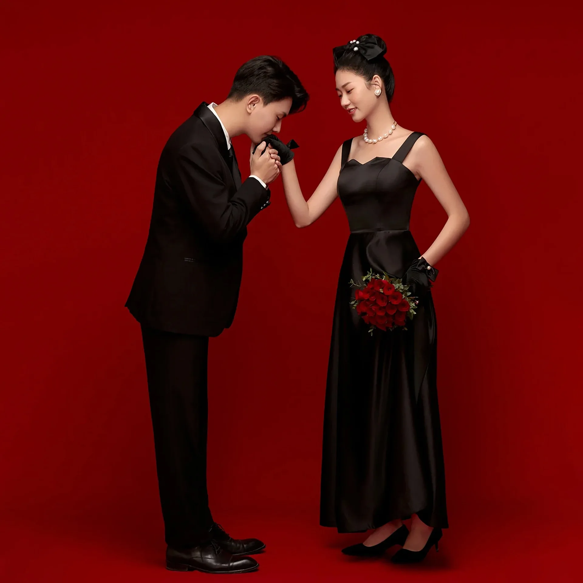 블랙 새틴 라이트 캐미솔 웨딩 원피스, 중간 길이 스튜디오 테마 커플, 저녁 사진 촬영, 고급 감각, 한국 스타일