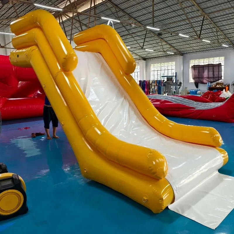 Wholesale Factory Price Super Luxury Long Floating Yacht Boat Water Slide Inflatable Custom Water Floating Freestyle Water Slide