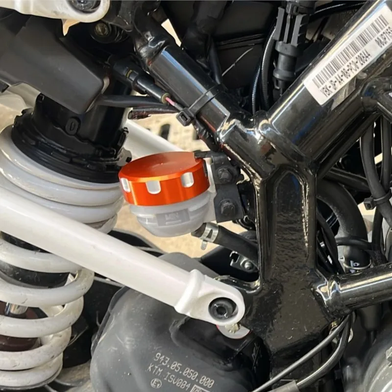 

For Duke 125 200 390 RC125 RC200 RC250 RC390 2021 2022 2023 Motorcycle Engine Oil Filter Cover Cap Engine Tank Covers Oil Caps