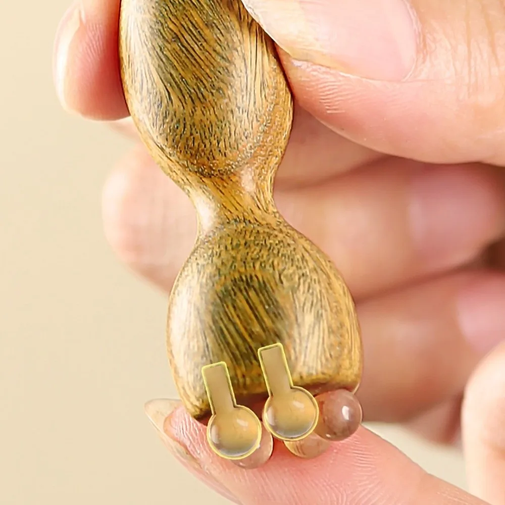 

Five Beads Design Sandalwood Lotus Seedpod Massager Face Lifting and Tightening Reduce Puffiness Eye Massage Stick Blackwood